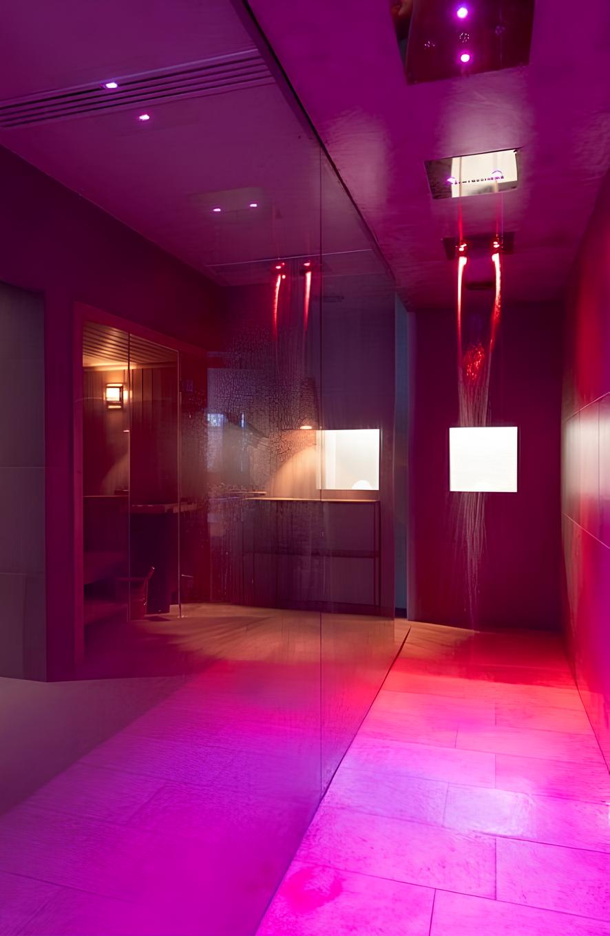ieramarehotelexperienceshower.jpg
