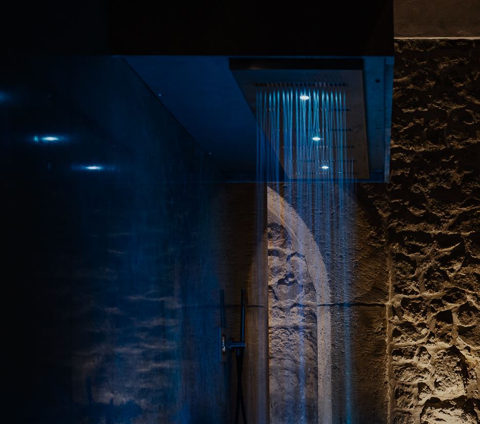 Horizontal showers are more than just a visual feature